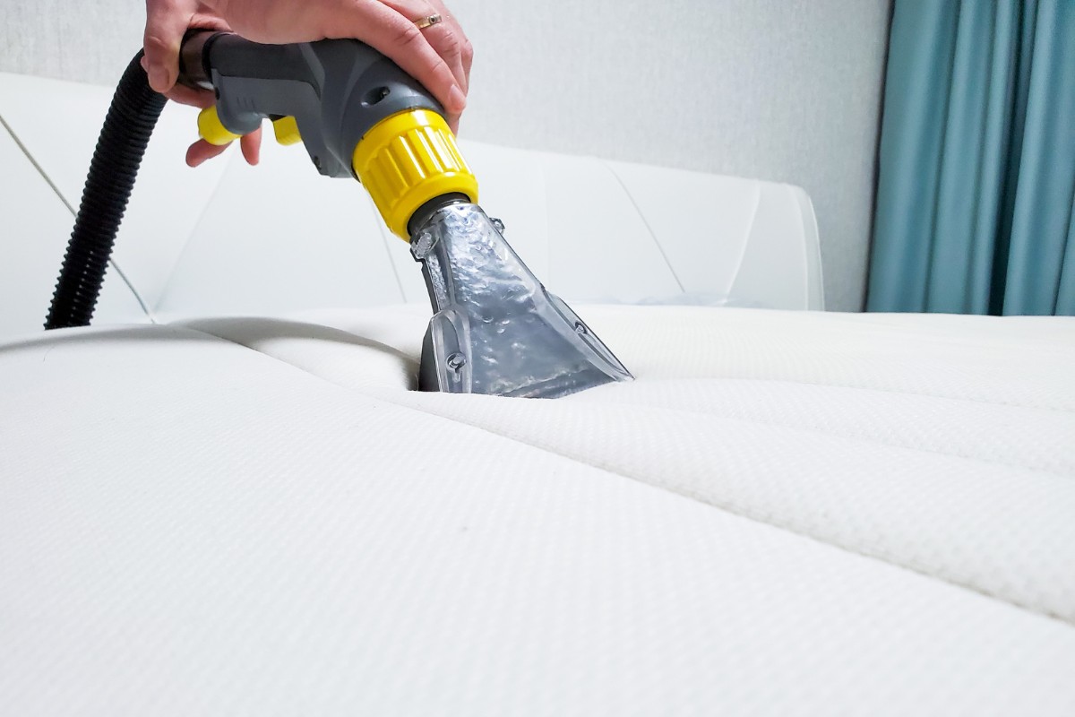 jak vyčistit matraci od roztočů